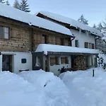 Les Mazots De La Source &
