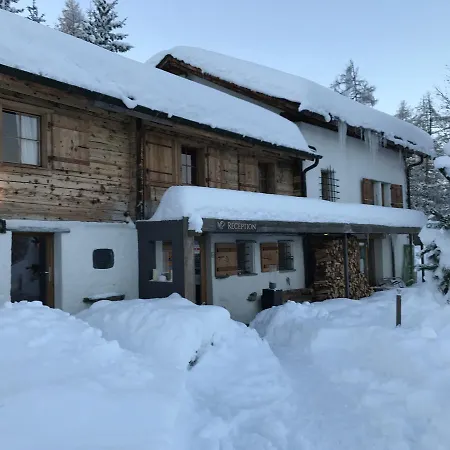 Les Mazots De La Source &