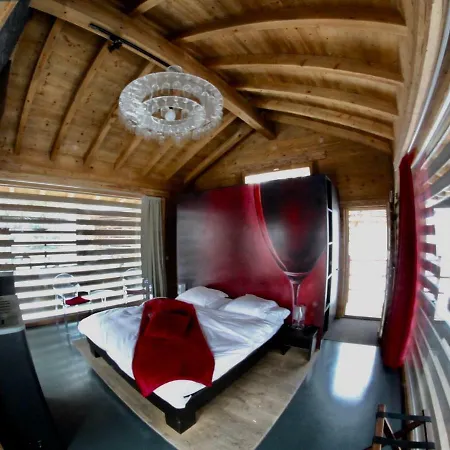 Les Mazots De La Source & 4*