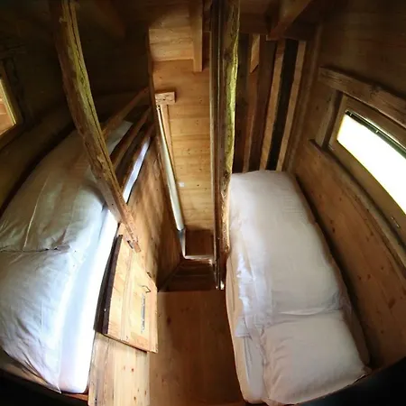 Les Mazots De La Source & מלון 4*