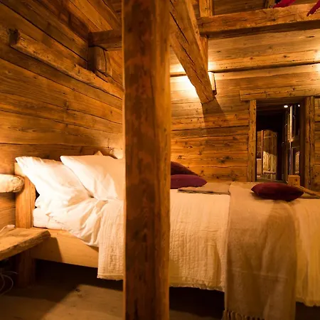 Hotel Les Mazots De La Source & 4*