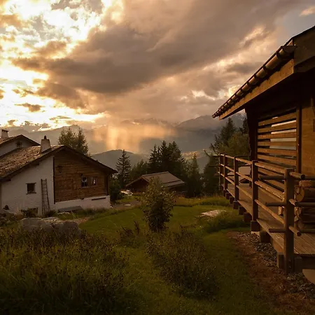 Les Mazots De La Source & 4*