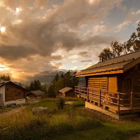 Les Mazots De La Source & 4*