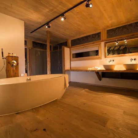 Les Mazots De La Source &