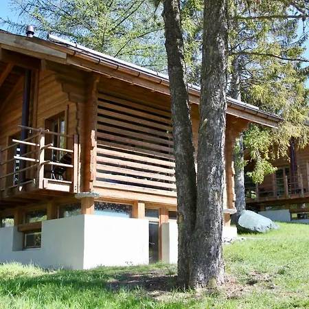 Les Mazots De La Source & 4*