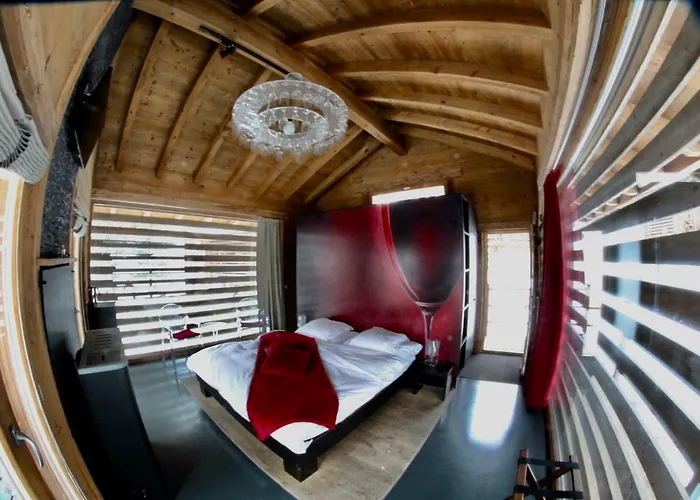 Les Mazots De La Source&spa 4*